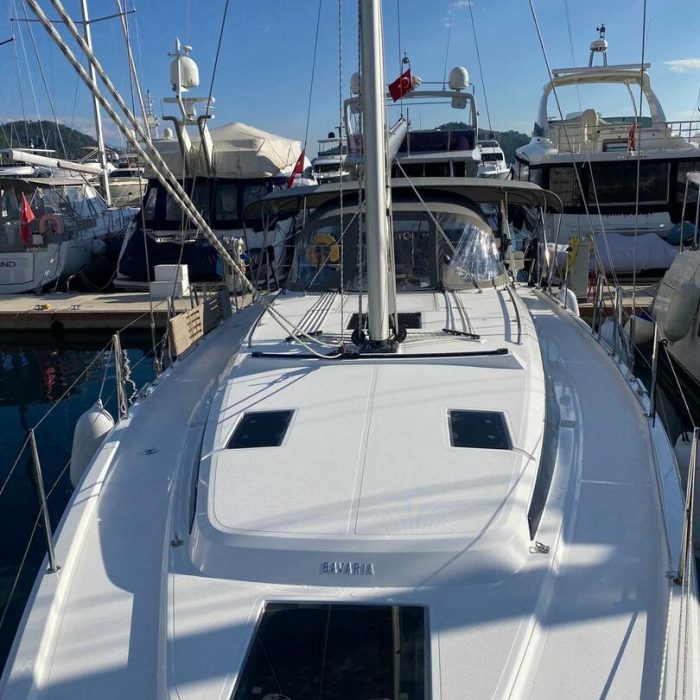 Juju | Bavaria C42 photo 5
