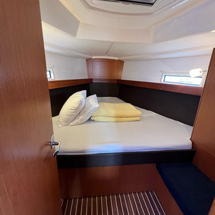 Jugo | Bavaria Cruiser 37 photo 19