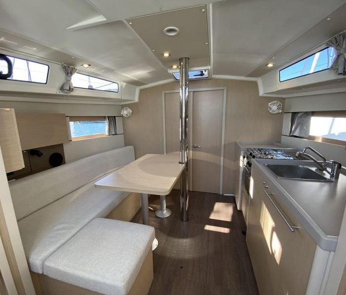 Maximus | Oceanis 38.1 photo 11