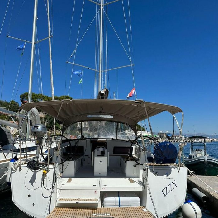 Izzy | Sun Odyssey 490 photo 3