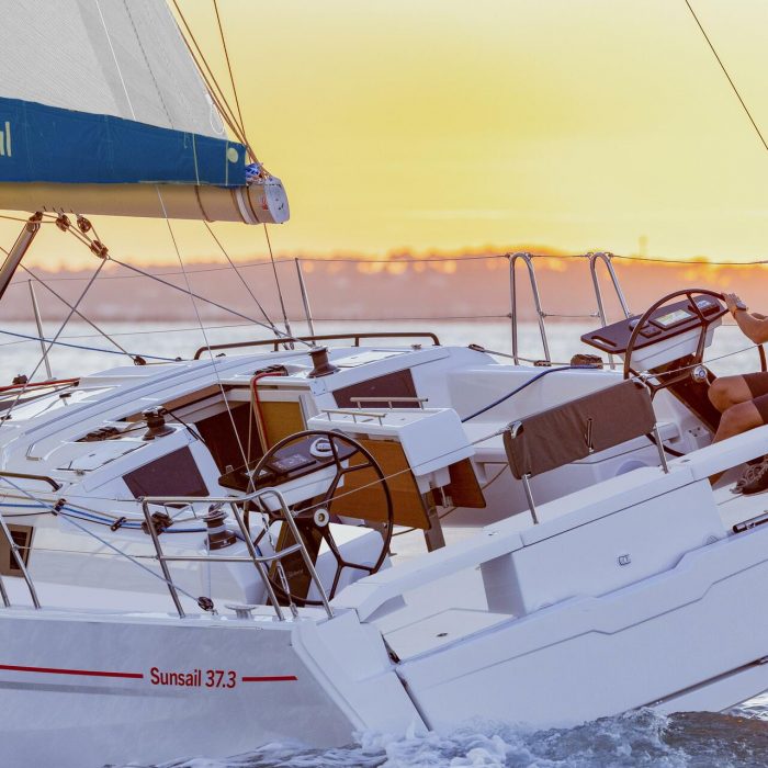 Sunsail 37.3 Premium Plus | Dufour 37 photo 2