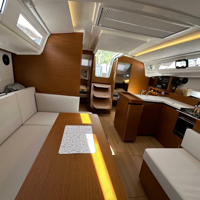 Bobo | Sun Odyssey 410 photo 7