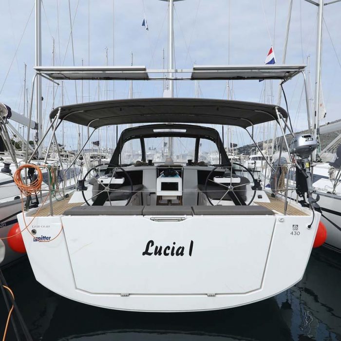 Lucia 1 | Dufour 430 photo 7