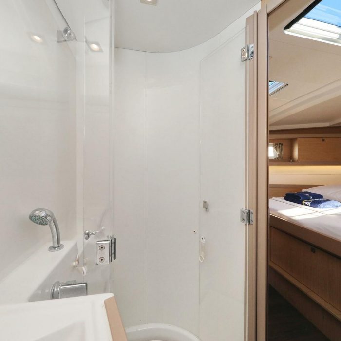 Barbarella | Oceanis 45 photo 16