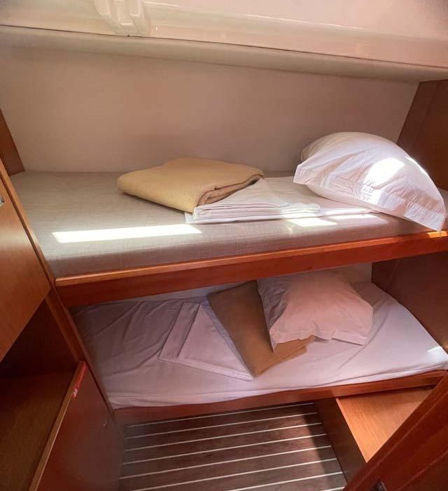 Insomnia | Bavaria C50 Holiday - 5 cab. photo 12