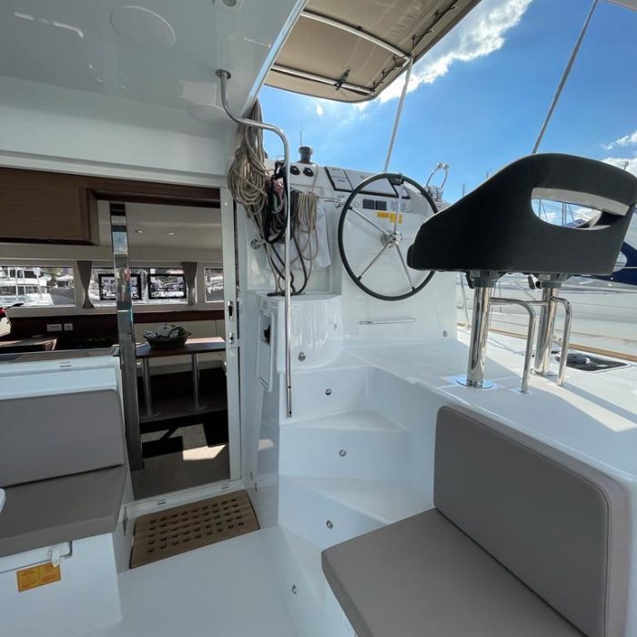 Fratelli | Lagoon 40 photo 10
