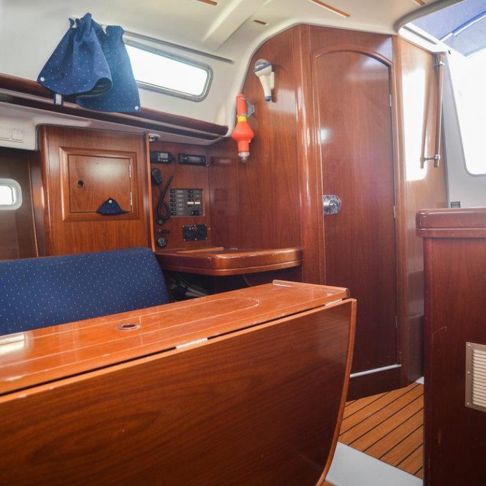 Despina | Oceanis Clipper 323 photo 13