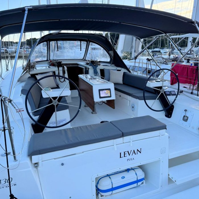 Levan | Dufour 430 photo 9