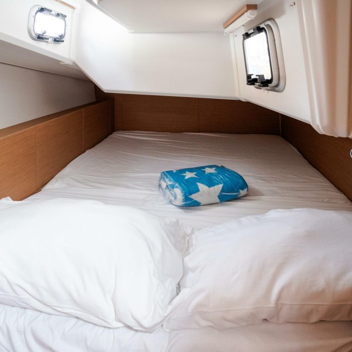 Phoenix - Comfort line | Sun Odyssey 380 photo 12