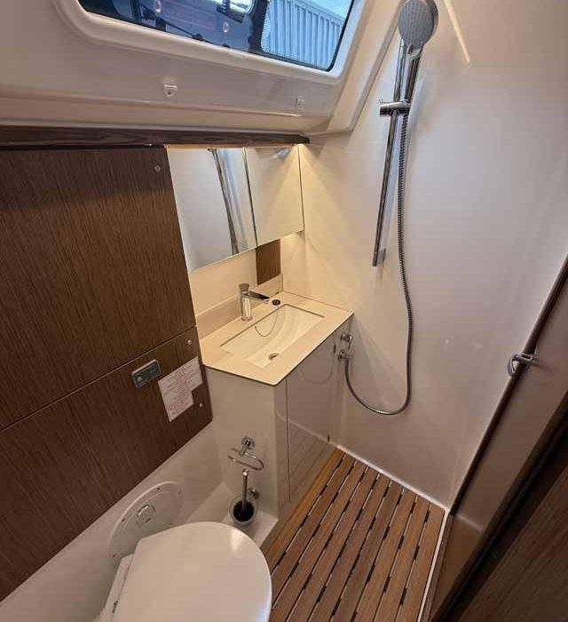 Elifozzi | Bavaria C46 photo 20