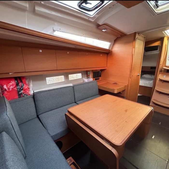 Sail Corvus | Dufour 390 Grand Large photo 14