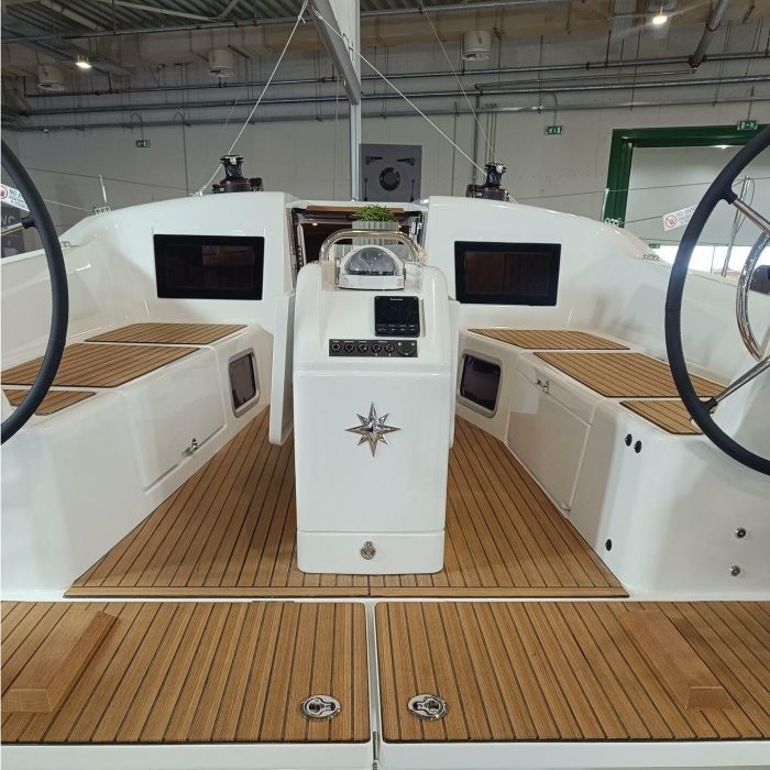 Myriana | Sun Odyssey 415 photo 12