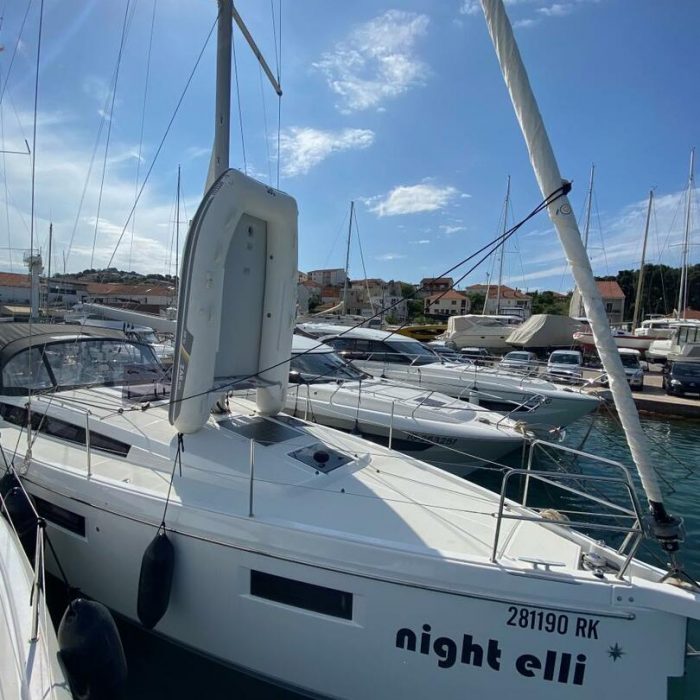 night elli | Sun Odyssey 410 - 3 cab. photo 4
