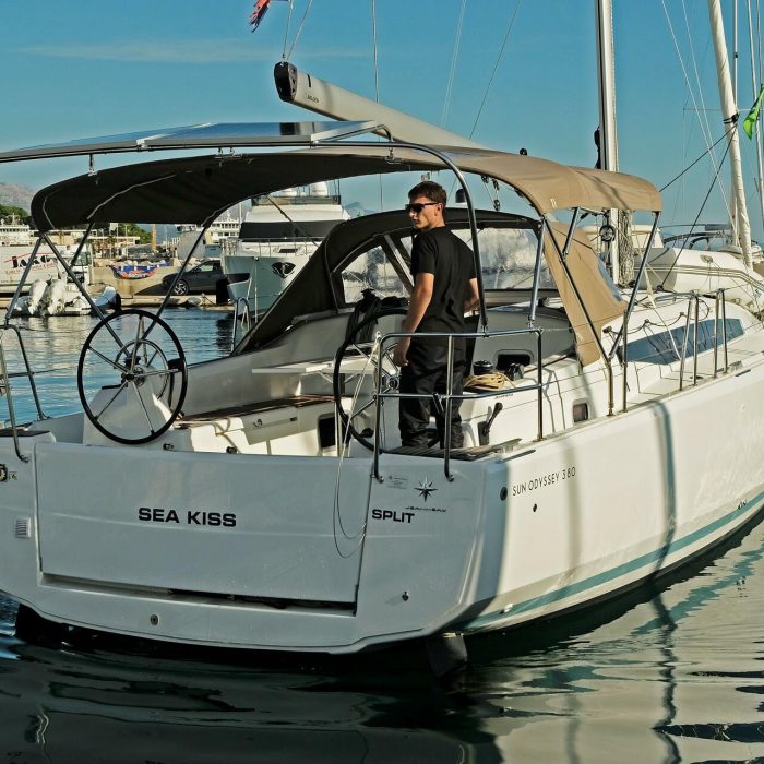 Sea Kiss | Sun Odyssey 380 photo 9
