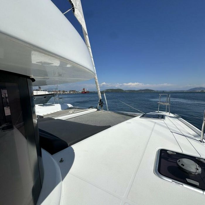 Magellan | Lagoon 42 photo 8
