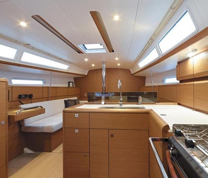 Sunsail 38 Classic | Sun Odyssey 389 photo 4