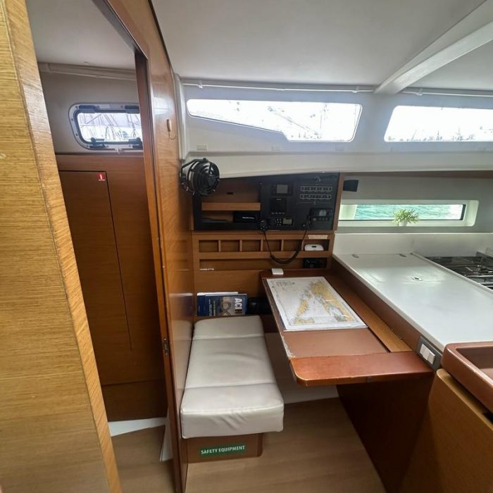 Habibi | Sun Odyssey 440 photo 8