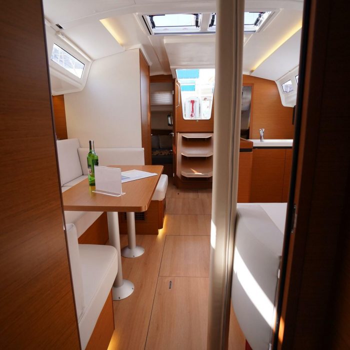 Free Me | Sun Odyssey 410 photo 21