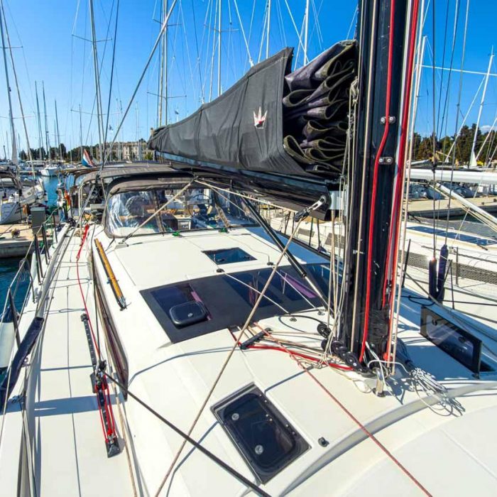 Easy Eleven | Dufour 470 Performance photo 3