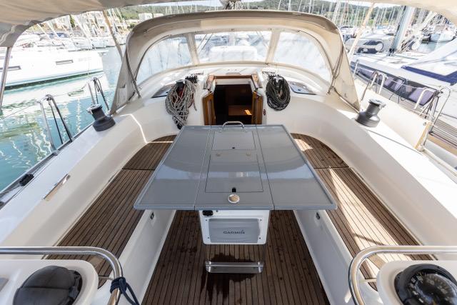 Cloe | Bavaria 45 photo 23