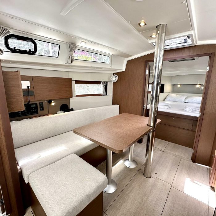 Sail Lyra | Oceanis 38.1 photo 8