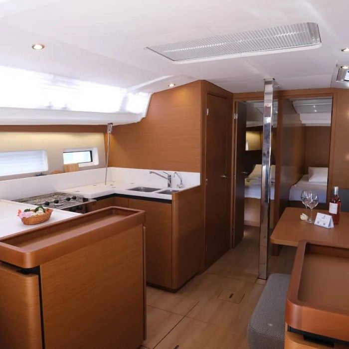 Bonbon | Sun Odyssey 440 photo 25