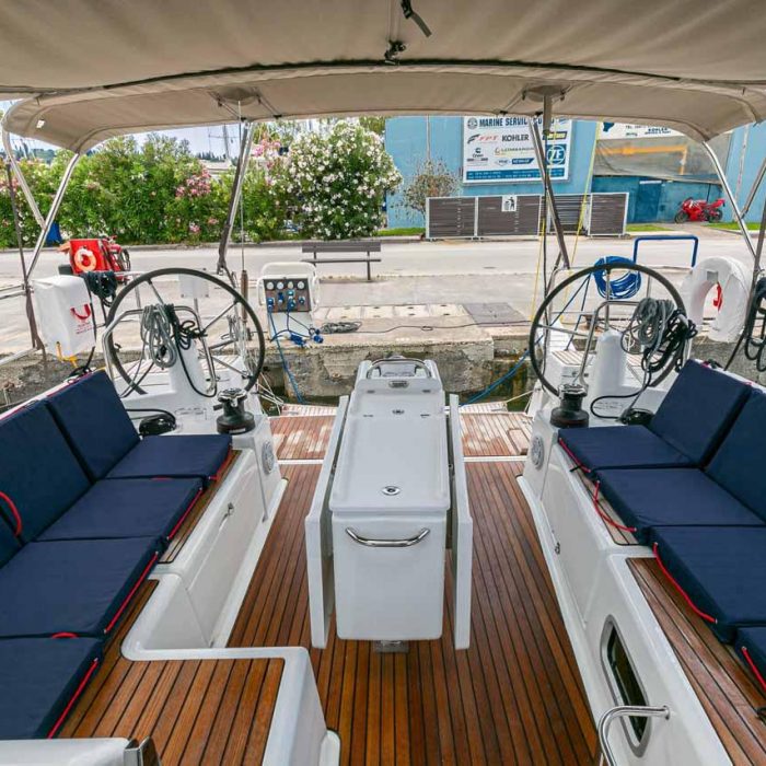 Mystic Blue | Sun Odyssey 440 photo 6