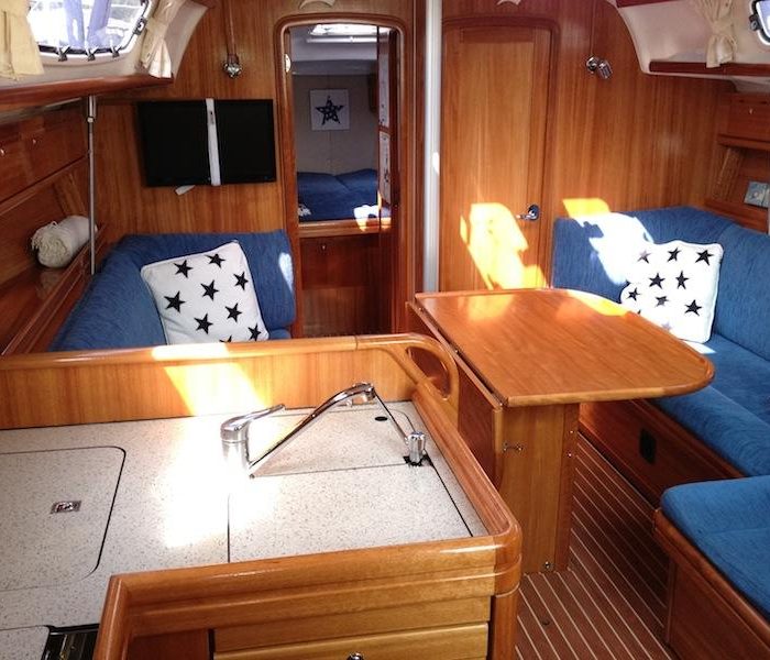 White Lady | Bavaria 38 Cruiser photo 2