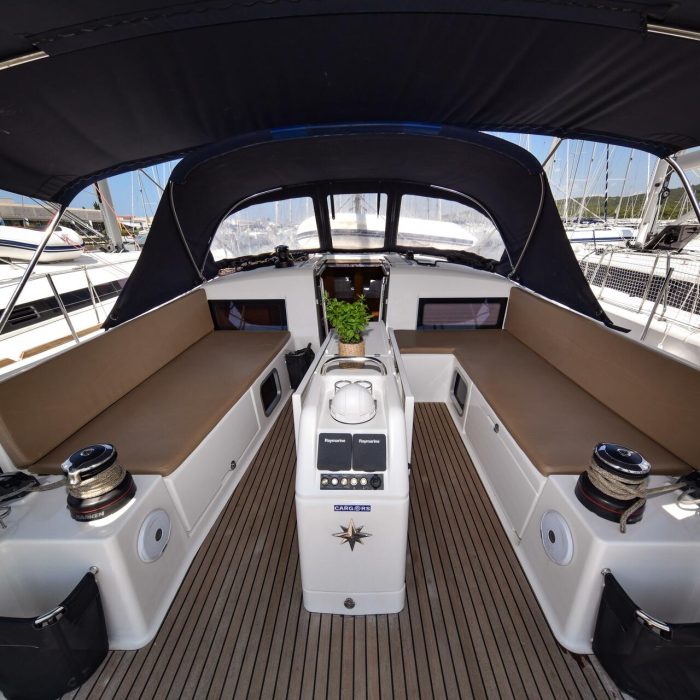 Swannabe | Sun Odyssey 490 photo 10