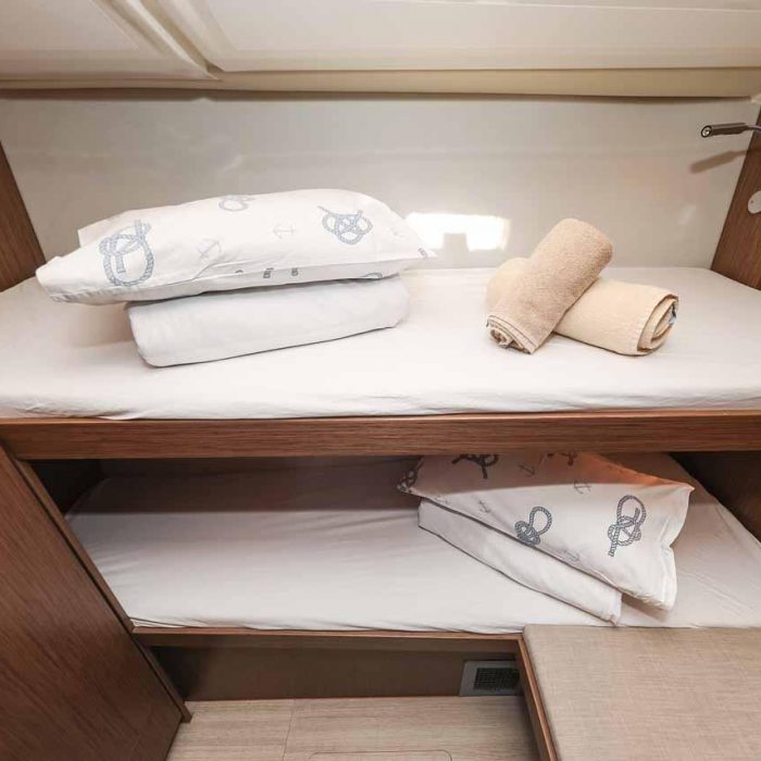 Aquila | Bavaria C46 photo 24