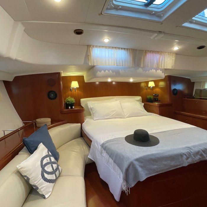 Marina Blue | Beneteau 57 photo 16