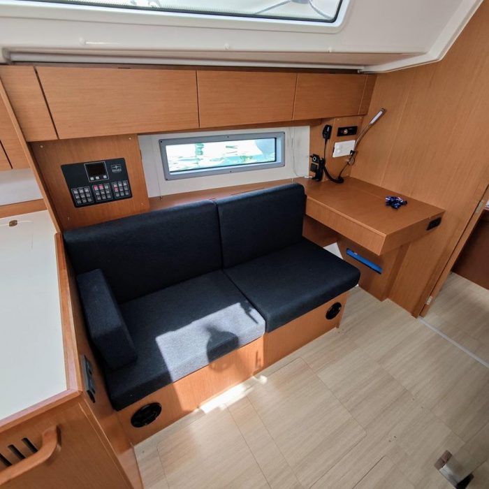 Zen | Bavaria C42 photo 10