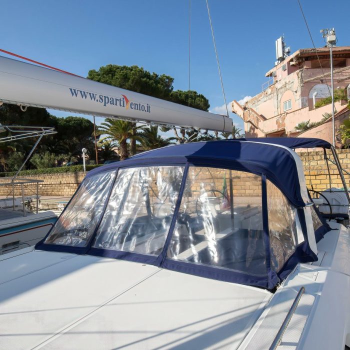 Hybris - Standard Line | Oceanis 51.1 photo 11