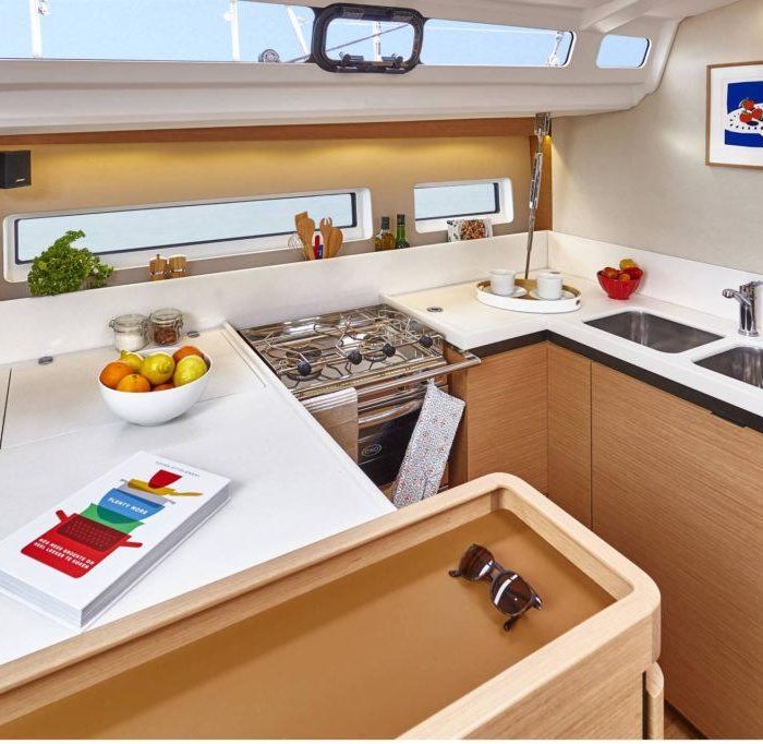 Virginia (A/C, Gen. 10kVA, Watermaker 160L/h, Electric Winch) | Sun Odyssey 440 photo 13