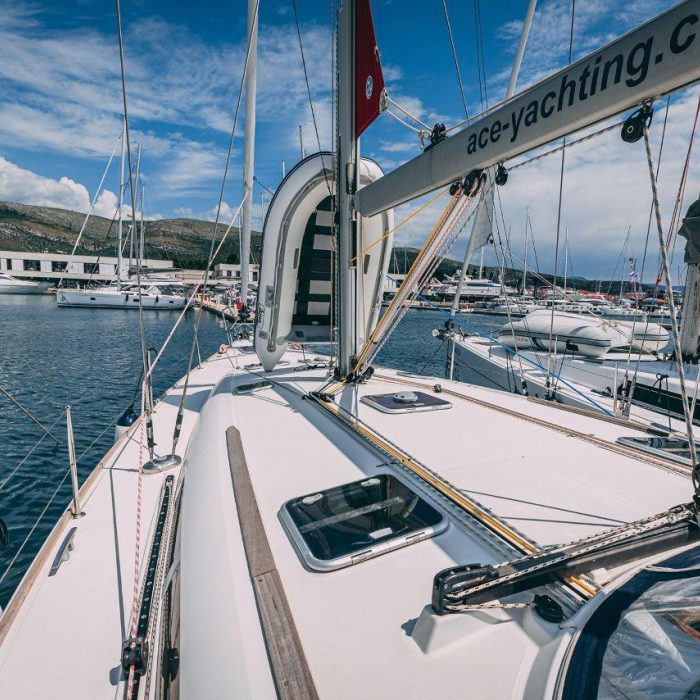 Ana B. | Sun Odyssey 49i photo 9