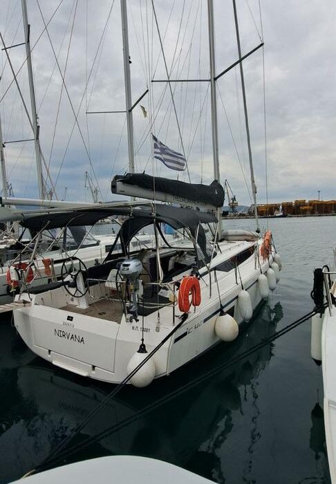Nirvana | Bavaria C42 photo 5