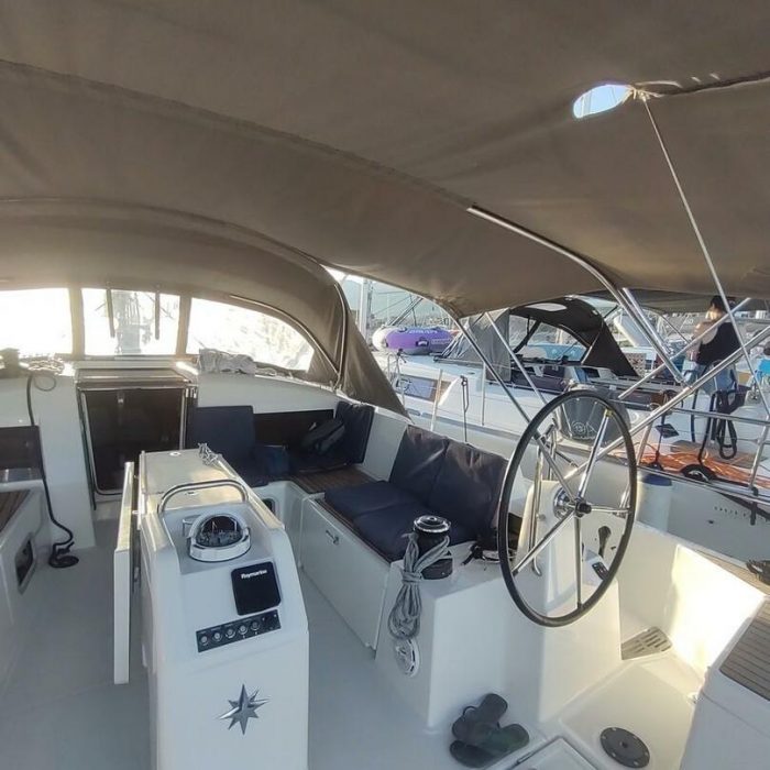 Habibi | Sun Odyssey 440 photo 10