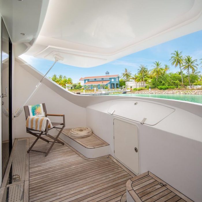 Over Reef | Power Catamaran photo 23