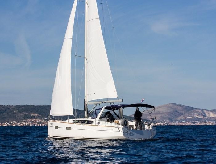 Arsen | Oceanis 38 photo 1