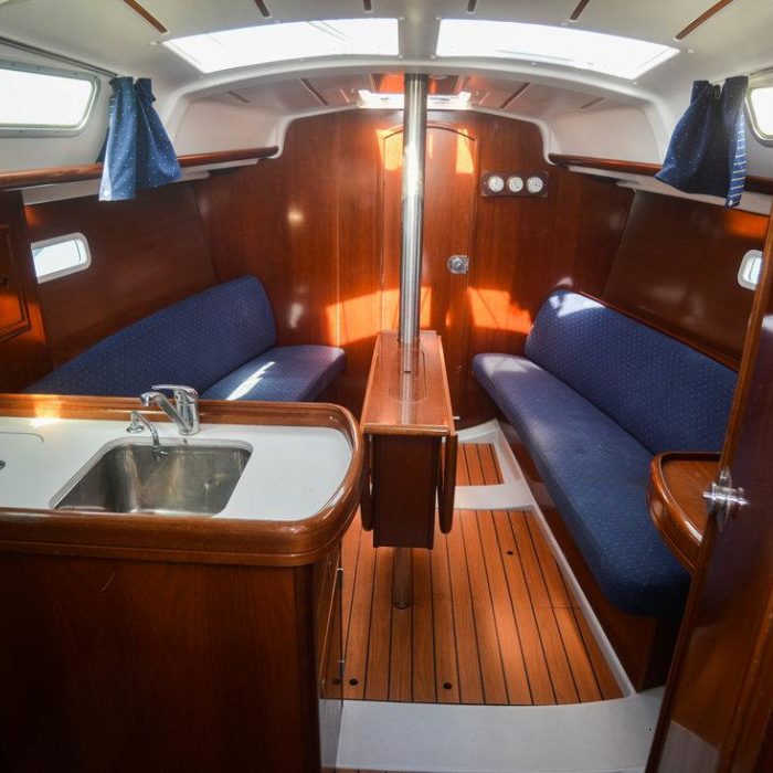 Despina | Oceanis Clipper 323 photo 17