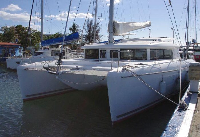 Estrella | Lagoon 421 photo 2