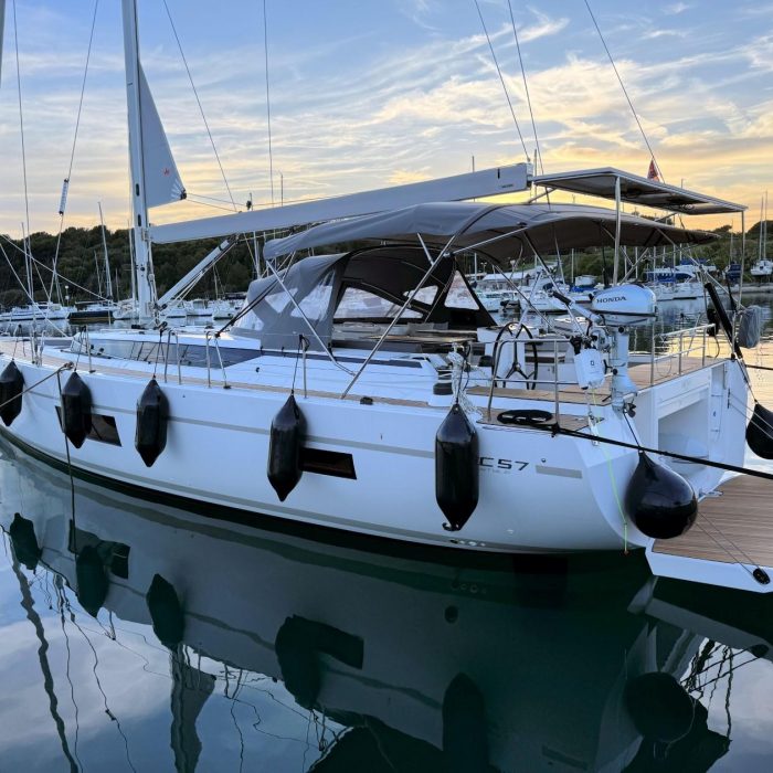 Mina | Bavaria C57 photo 6