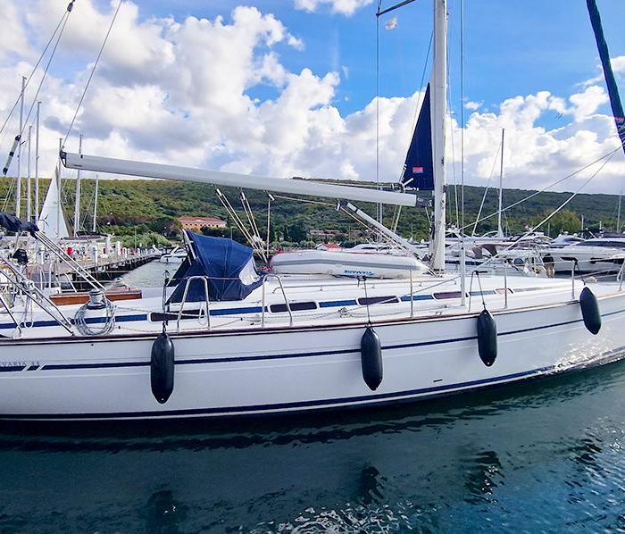 Gin | Bavaria 44 photo 4