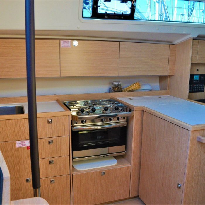 Hope I. | Bavaria C42 photo 11