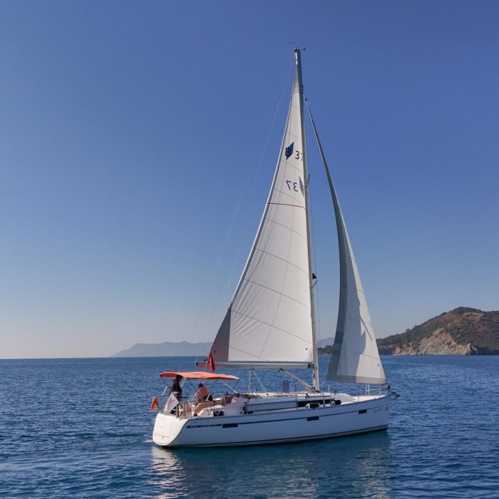 Roger Rabbit | Bavaria Cruiser 37 photo 3