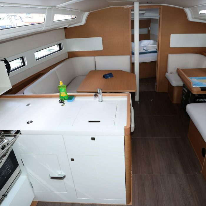 Nuria | Sun Odyssey 415 photo 7