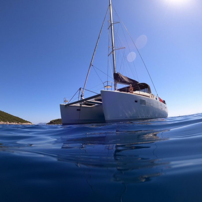 Evi | Lagoon 450 Fly photo 6