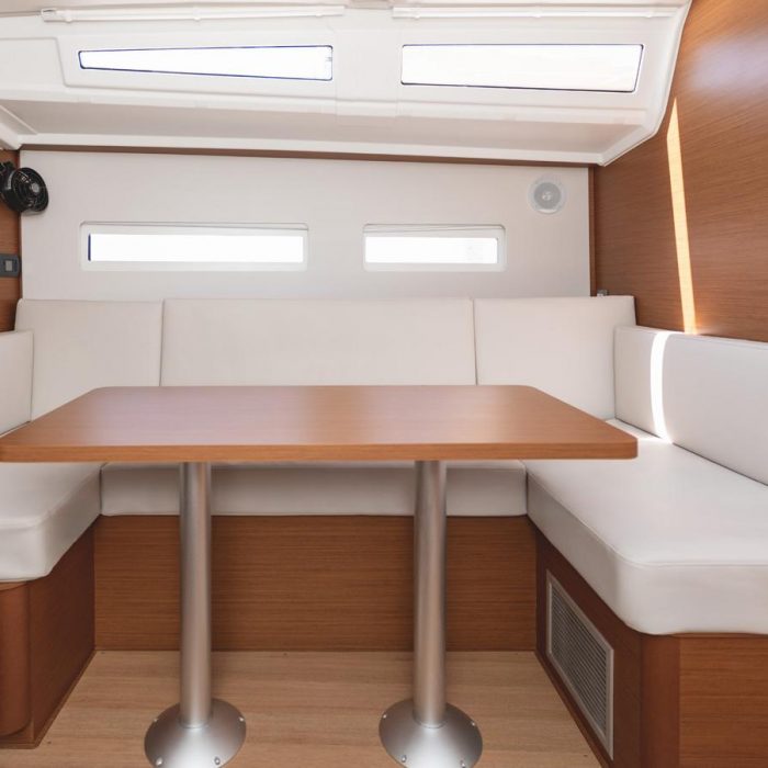OLIVER new 2025 (air condition, solar panels) | Sun Odyssey 410 photo 7