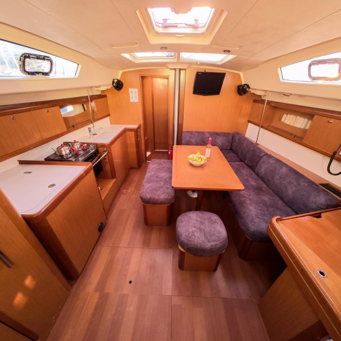 Classic | Oceanis 43 photo 6