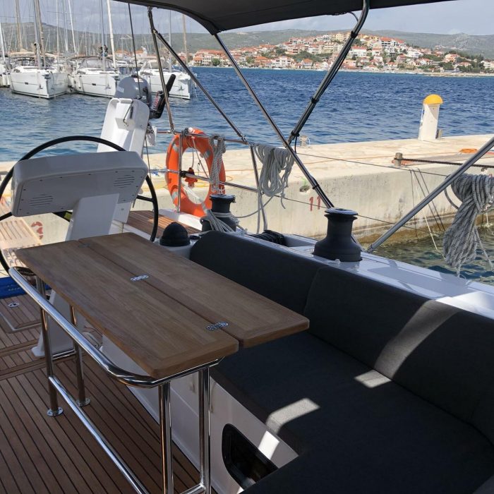 LADY AGA | Hanse 508 photo 6